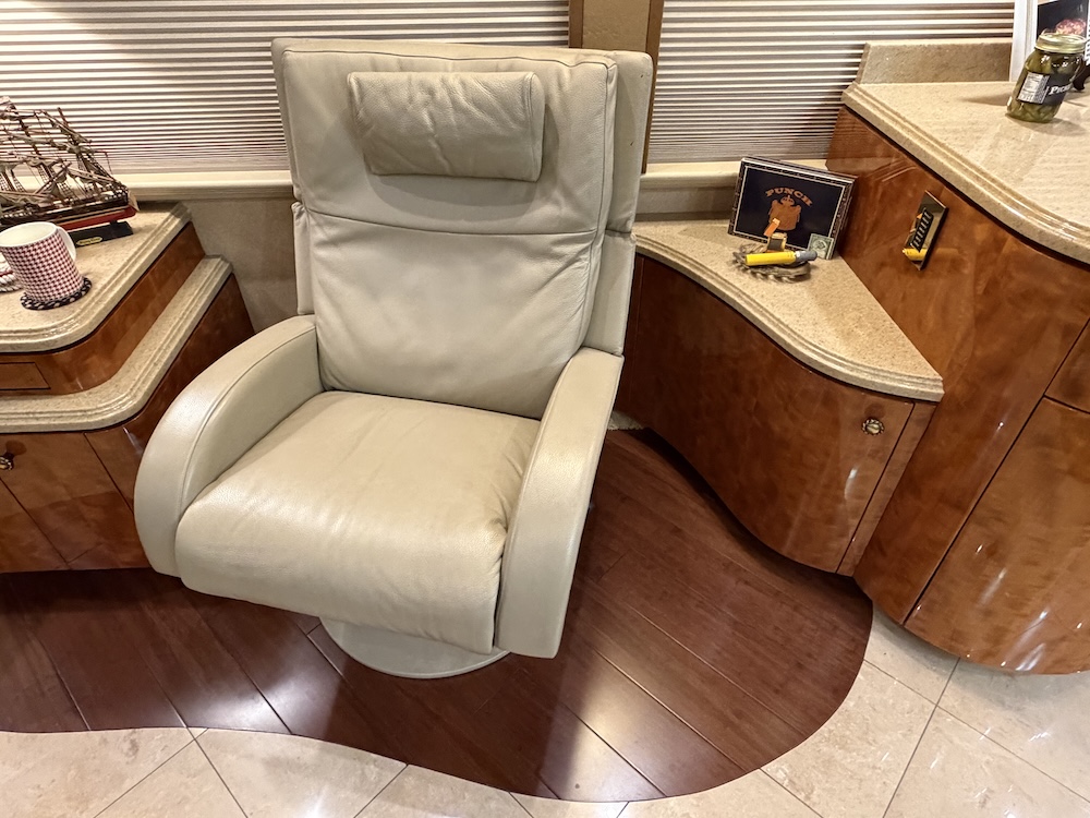 2008 Prevost Millennium H3-45 For Sale