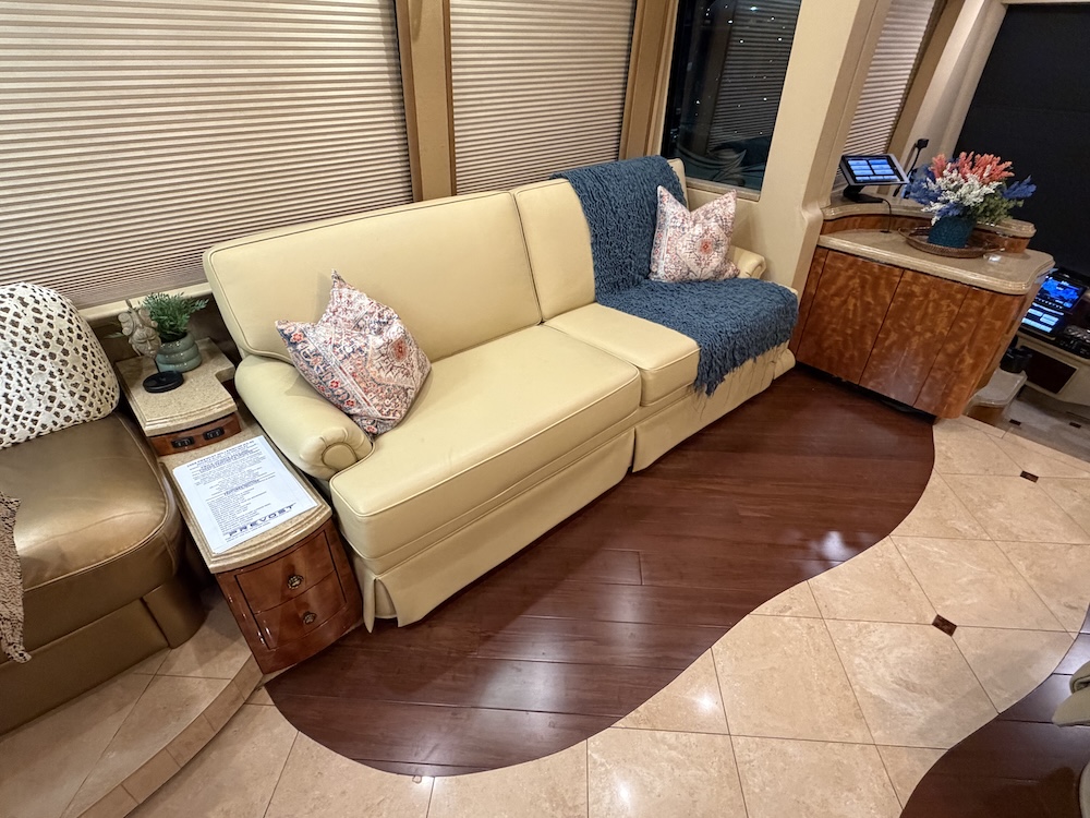 2008 Prevost Millennium H3-45 For Sale