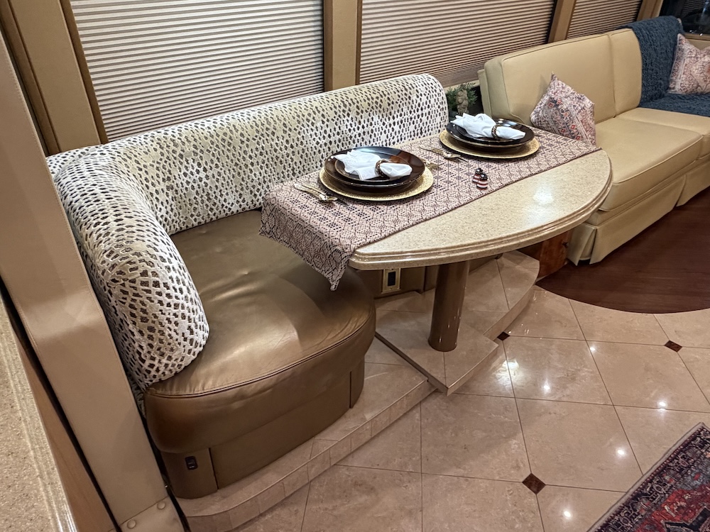 2008 Prevost Millennium H3-45 For Sale