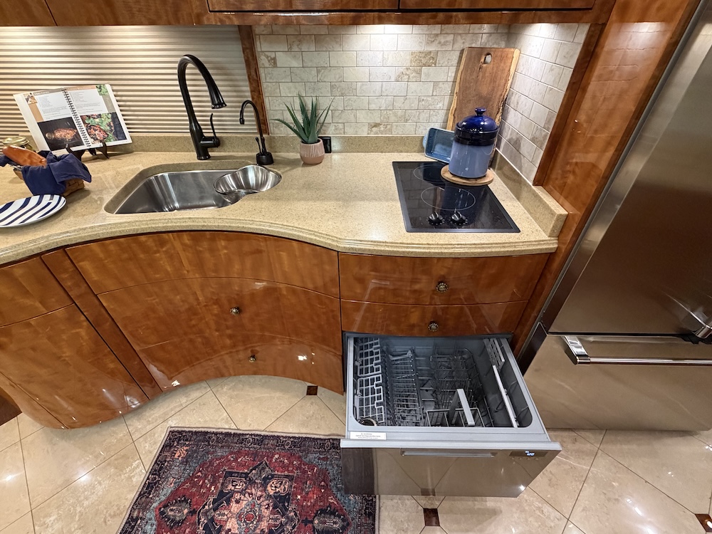 2008 Prevost Millennium H3-45 For Sale