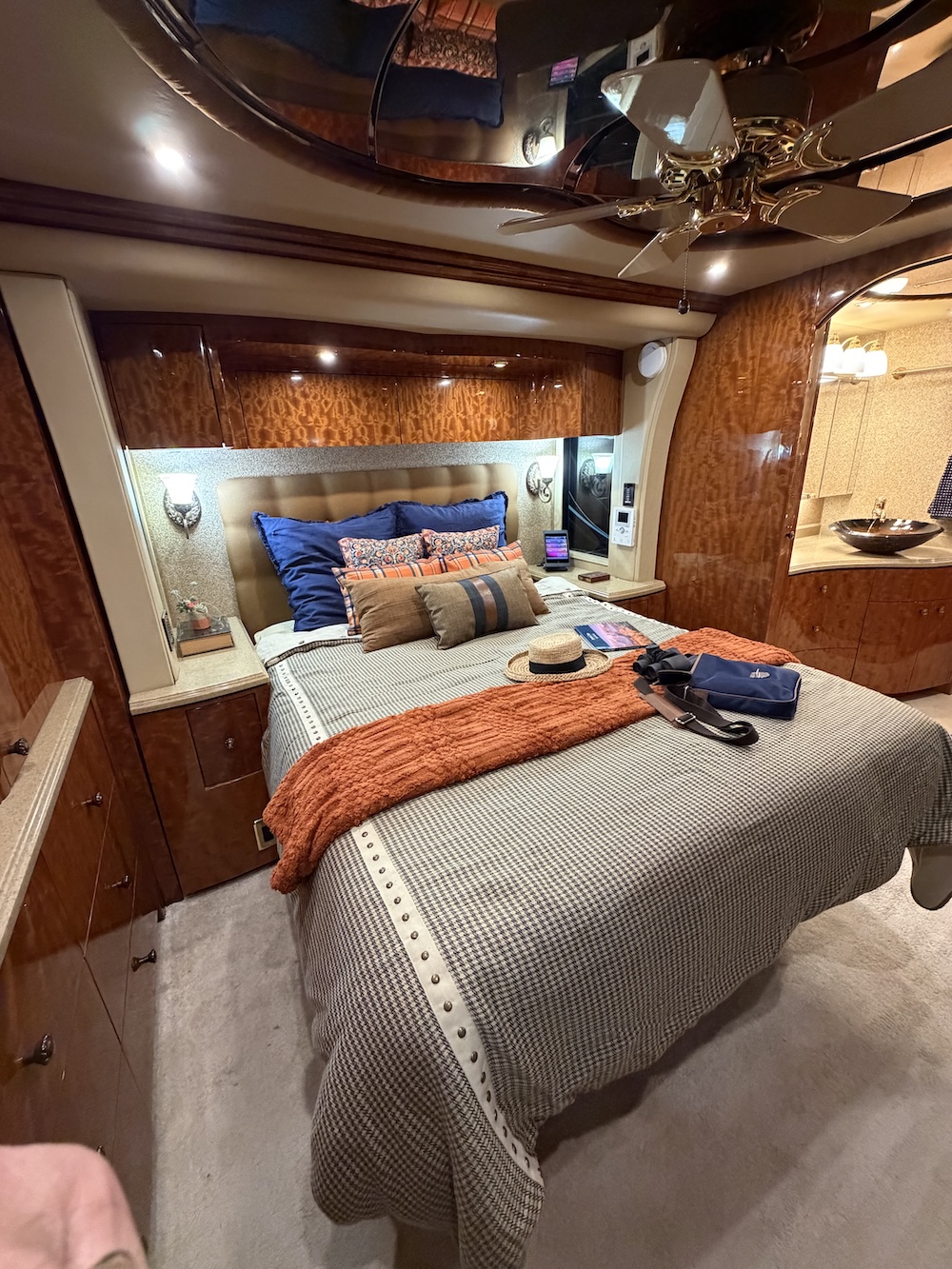 2008 Prevost Millennium H3-45 For Sale