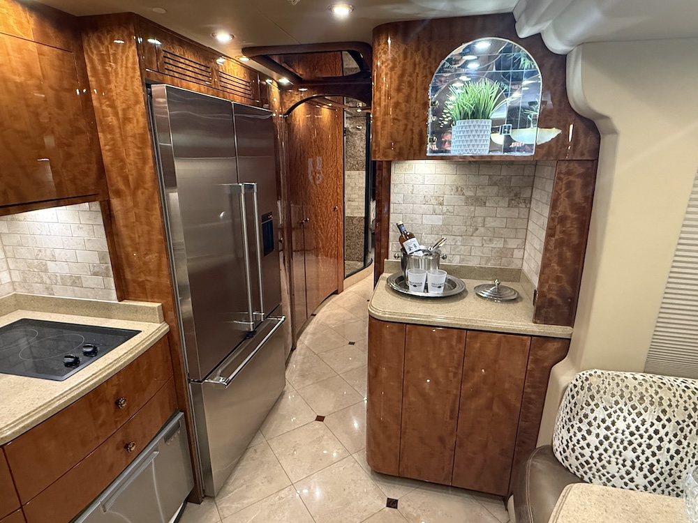 2008 Prevost Millennium H3-45 For Sale