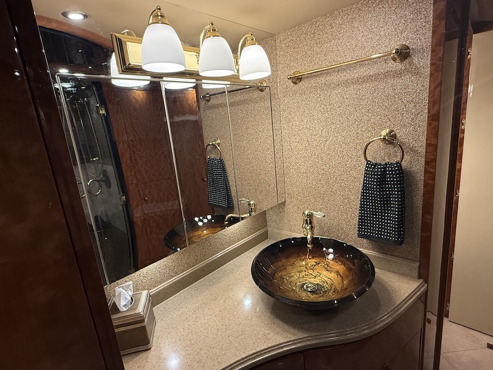 2008 Prevost Millennium H3-45 For Sale