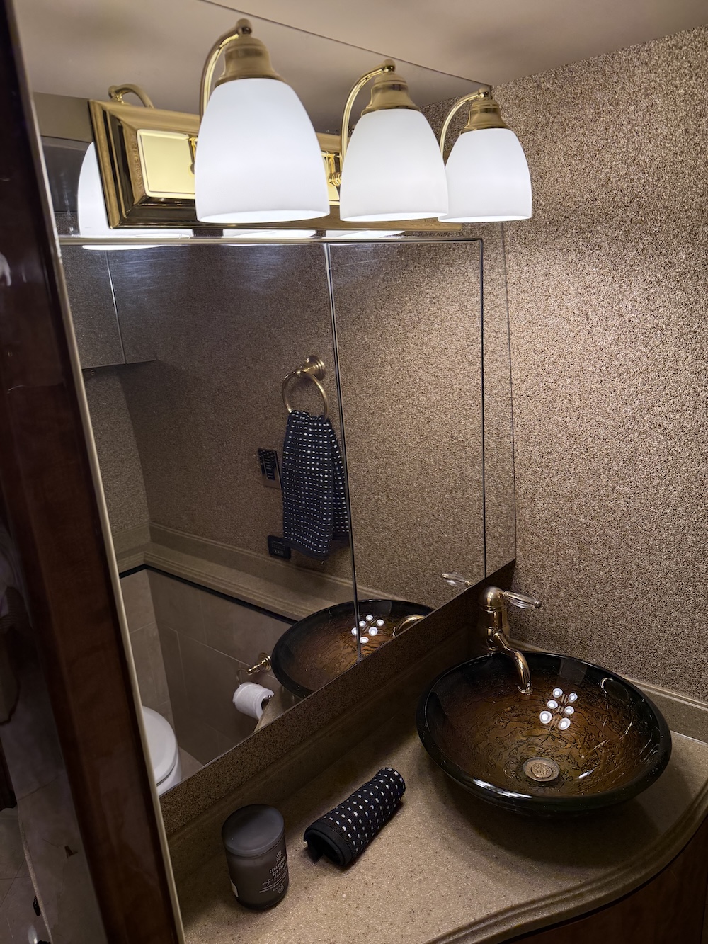 2008 Prevost Millennium H3-45 For Sale
