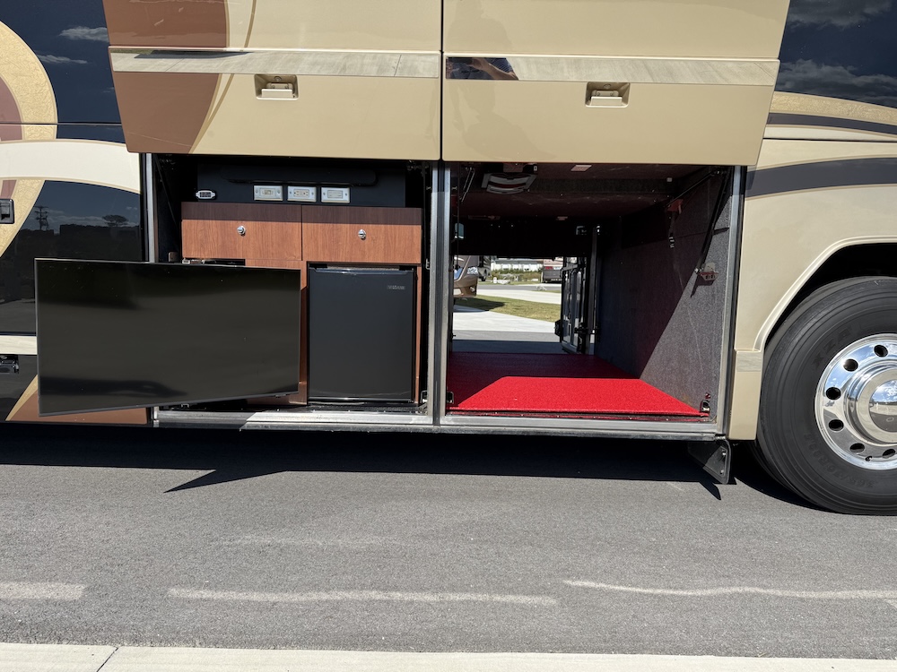 2008 Prevost Millennium H3-45 For Sale