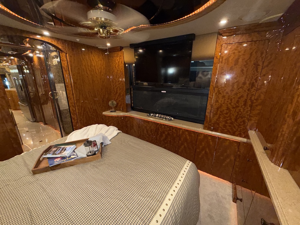 2008 Prevost Millennium H3-45 For Sale