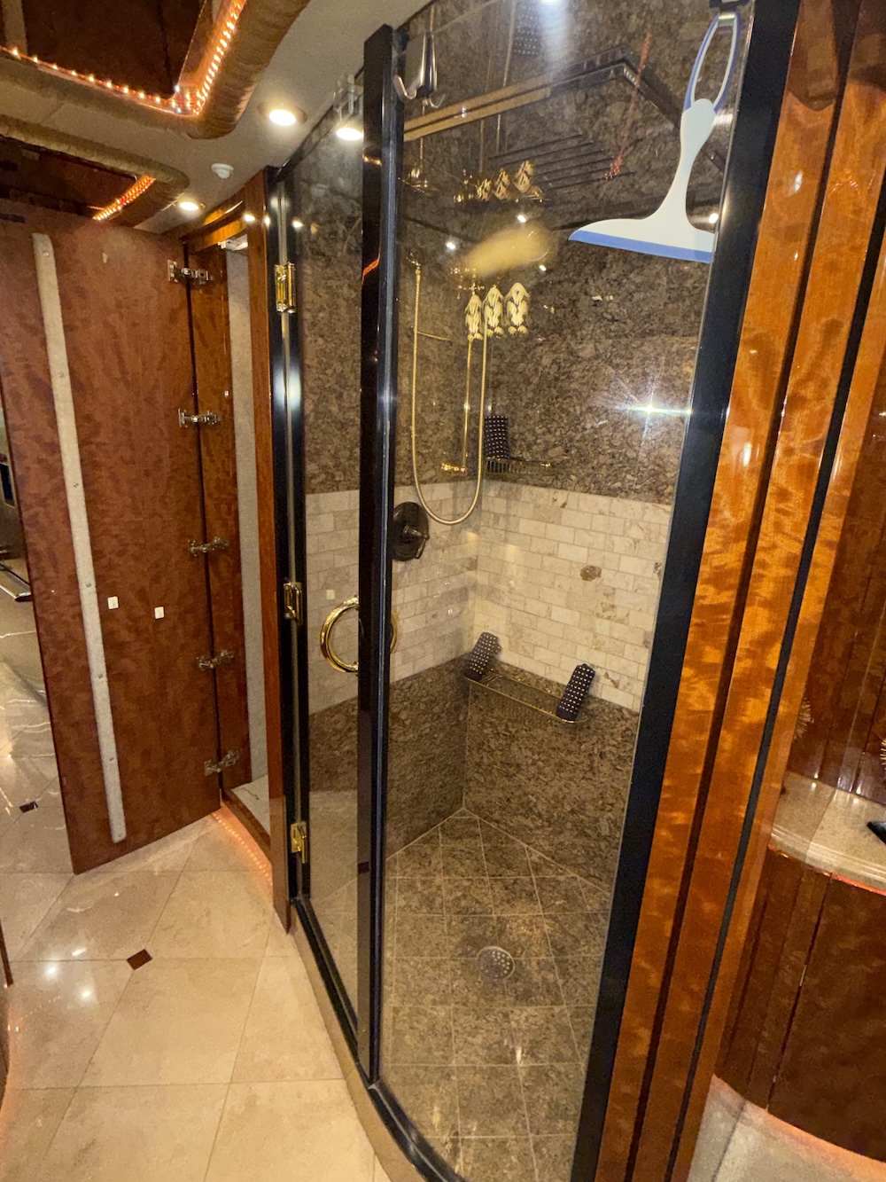 2008 Prevost Millennium H3-45 For Sale