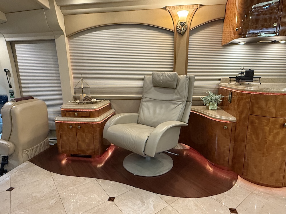 2008 Prevost Millennium H3-45 For Sale
