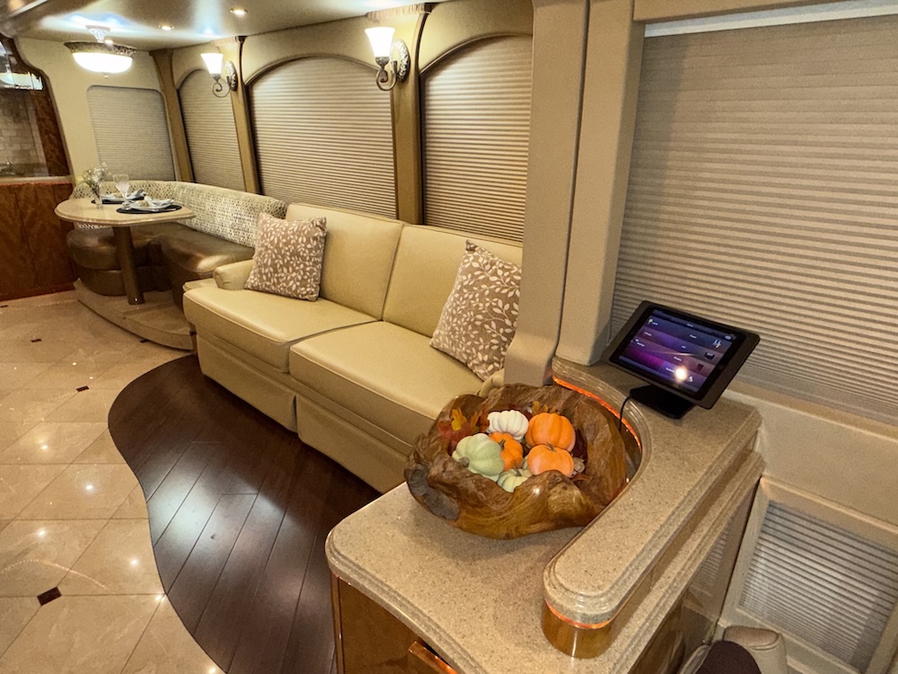 2008 Prevost Millennium H3-45 For Sale