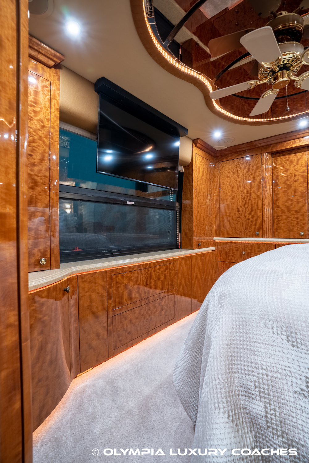 2008 Prevost Millennium H3-45 For Sale