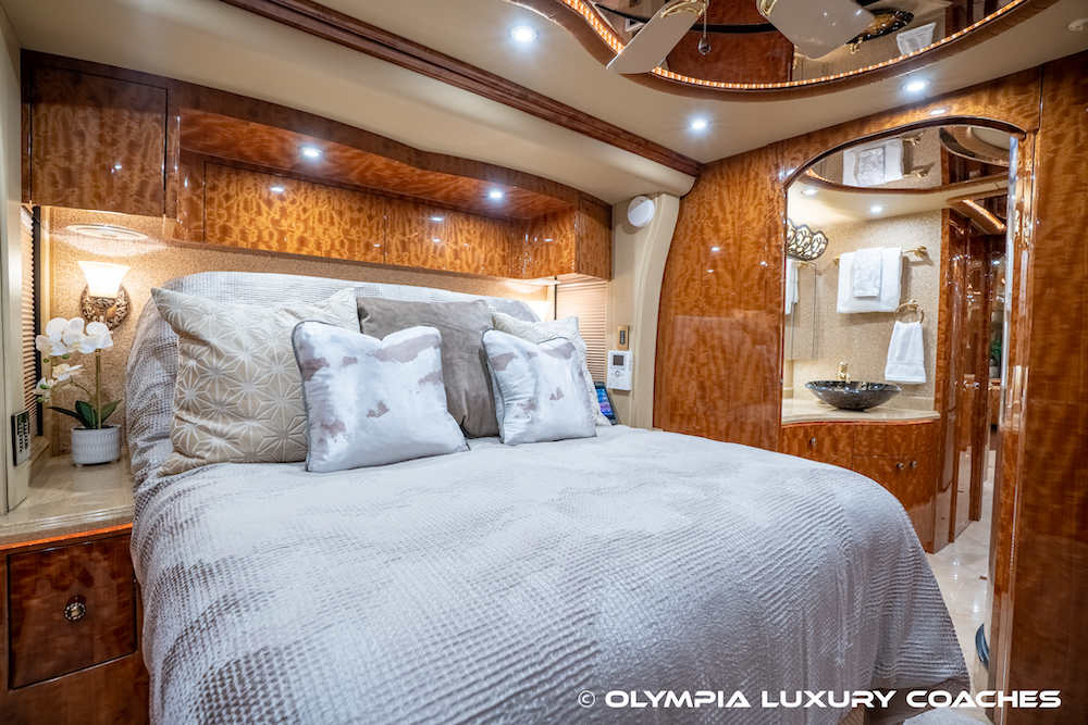 2008 Prevost Millennium H3-45 For Sale