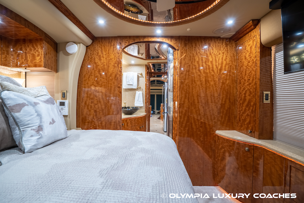 2008 Prevost Millennium H3-45 For Sale