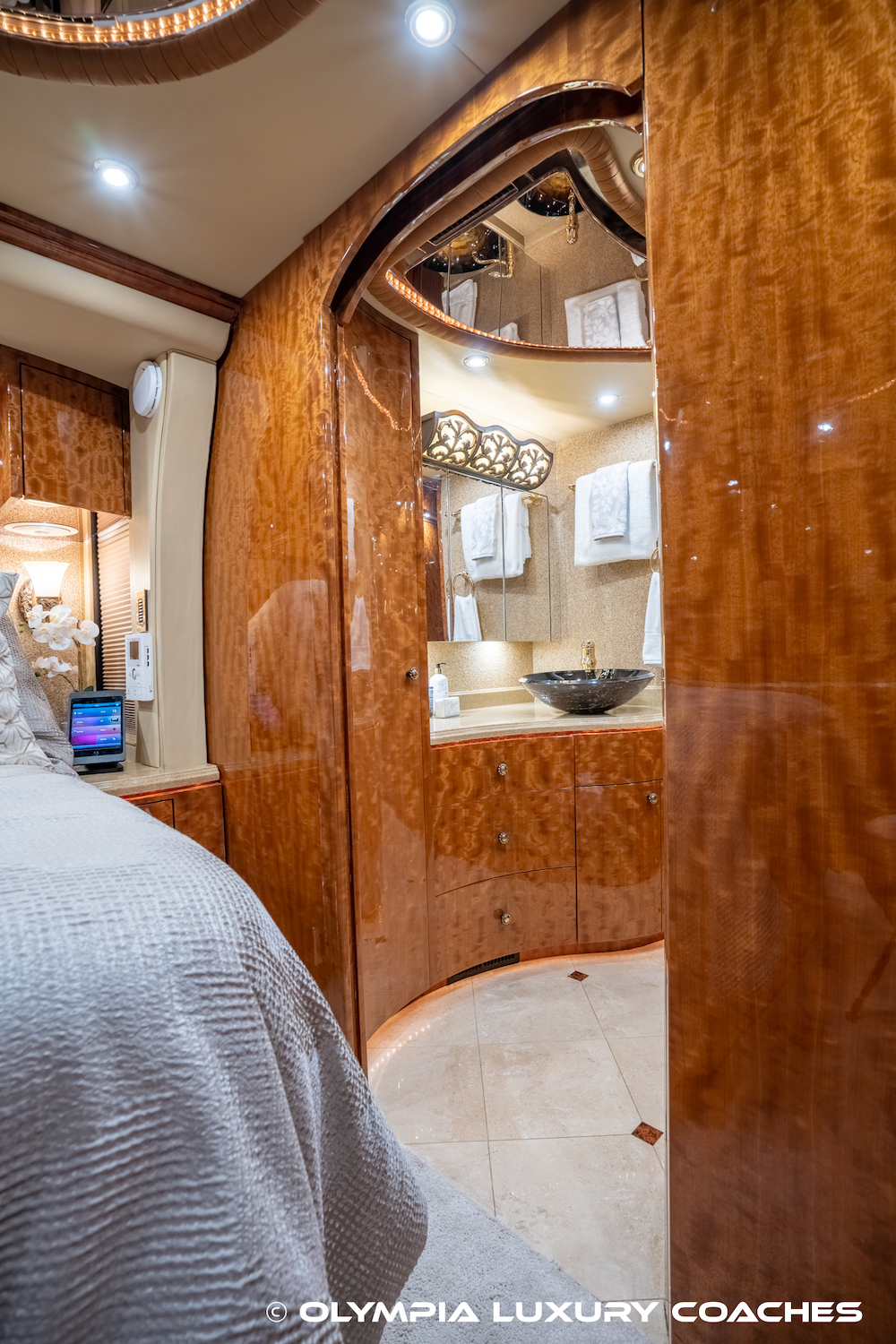 2008 Prevost Millennium H3-45 For Sale