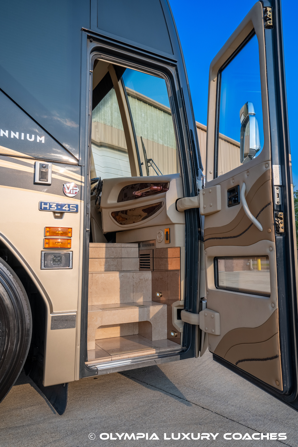 2008 Prevost Millennium H3-45 For Sale