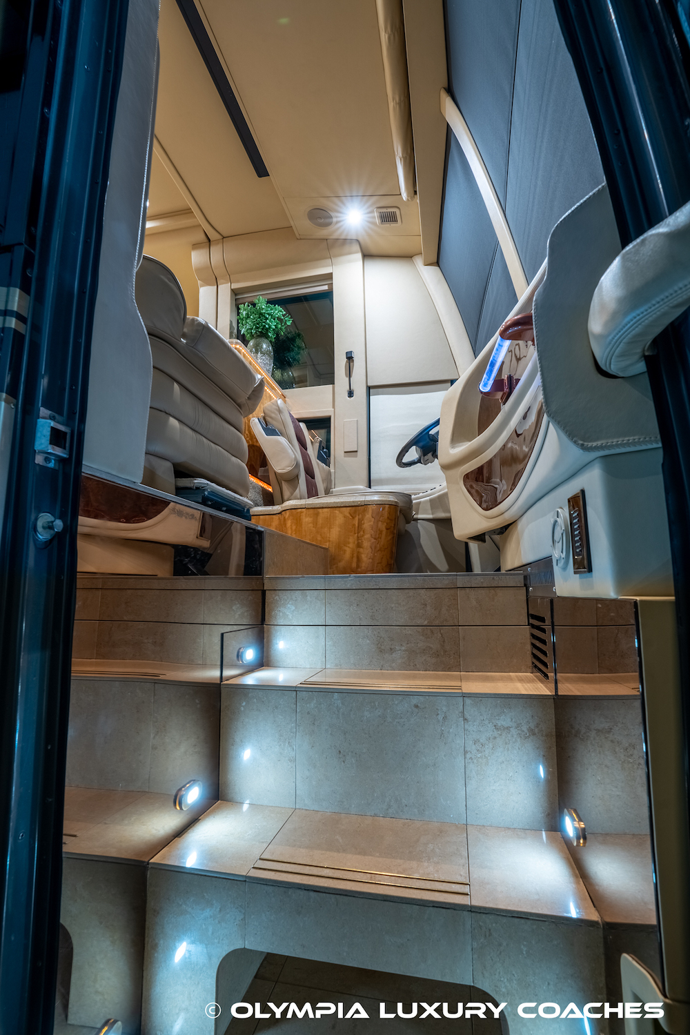 2008 Prevost Millennium H3-45 For Sale