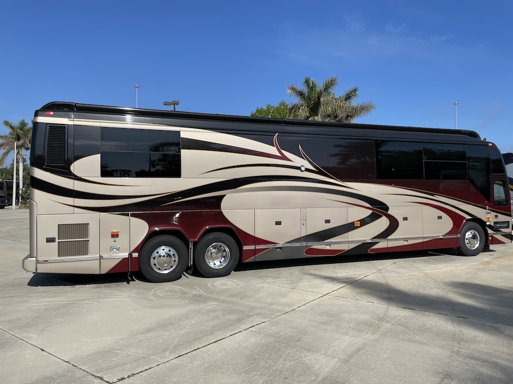 2008 Prevost Parliament H3-45 For Sale