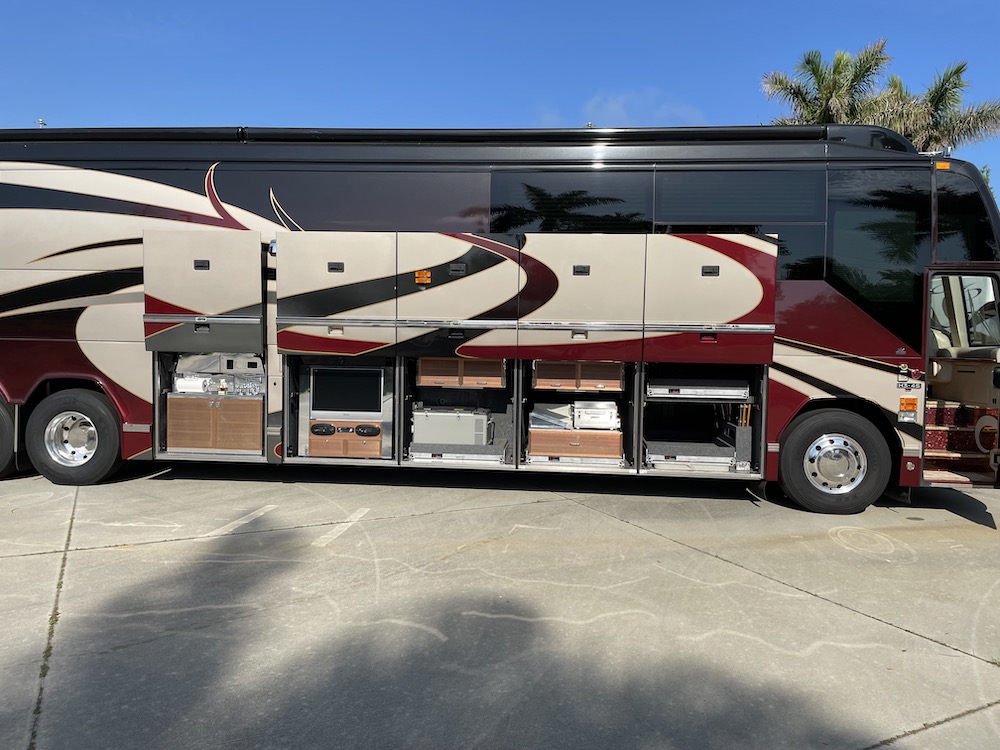 2008 Prevost Parliament H3-45 For Sale