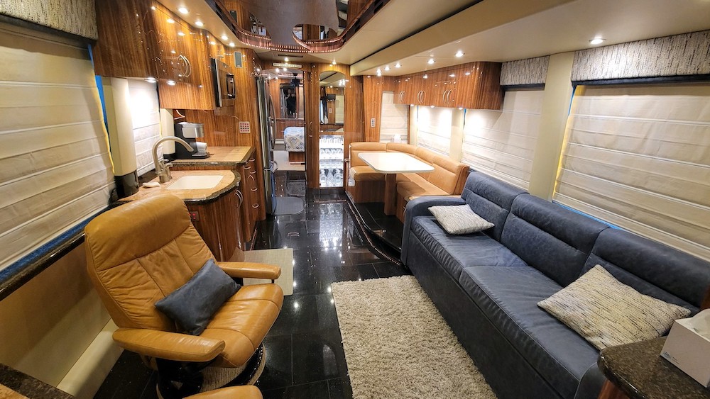 2008 Prevost Parliament XLII For Sale