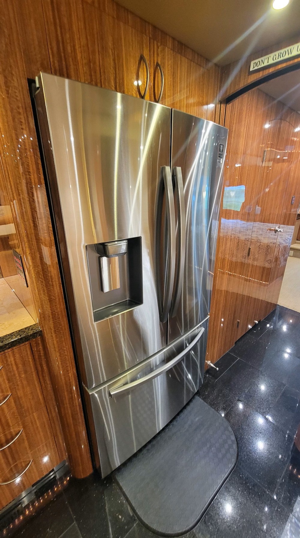 2008 Prevost Parliament XLII For Sale