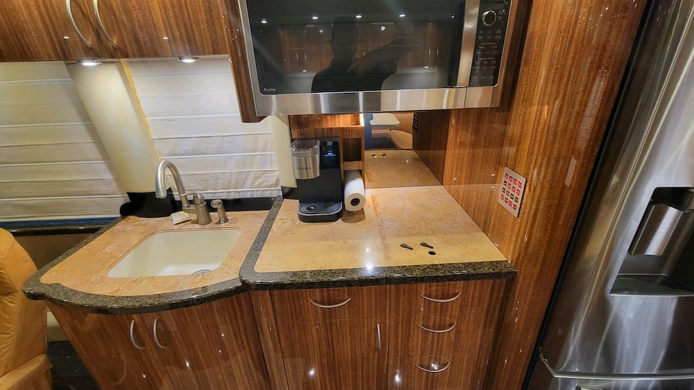 2008 Prevost Parliament XLII For Sale
