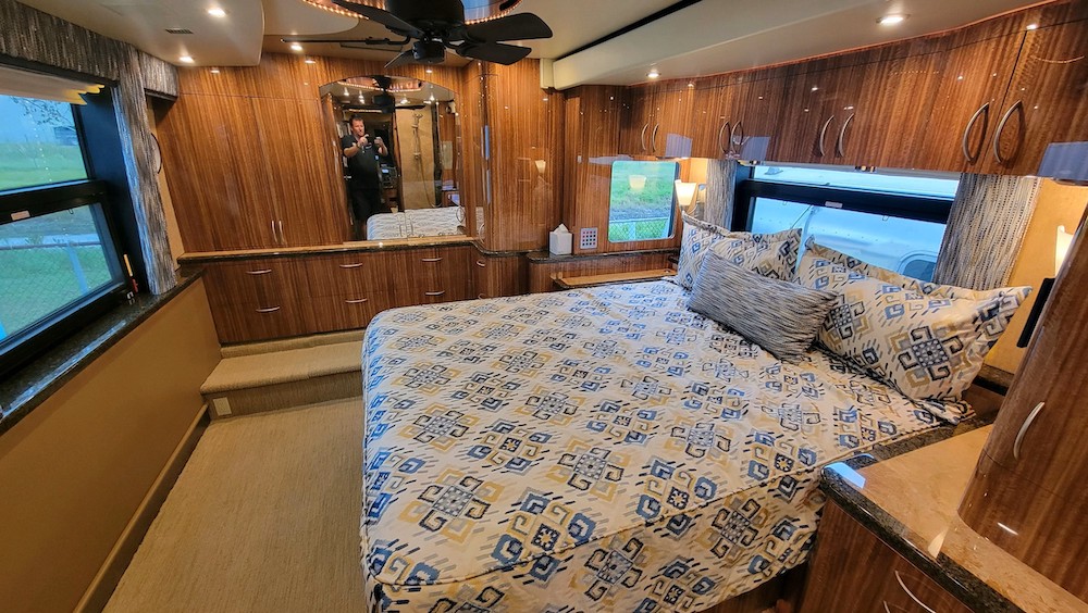 2008 Prevost Parliament XLII For Sale