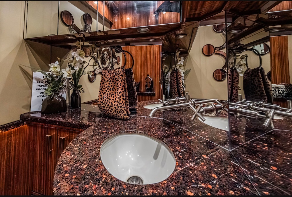 2008 Prevost Parliament XLII For Sale