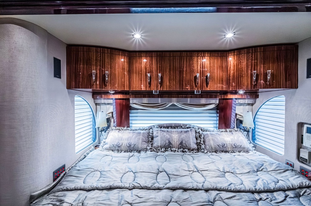 2008 Prevost Parliament XLII For Sale