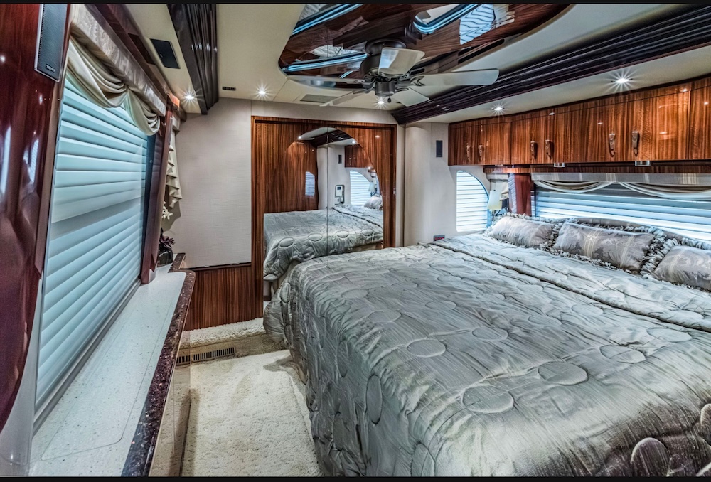2008 Prevost Parliament XLII For Sale