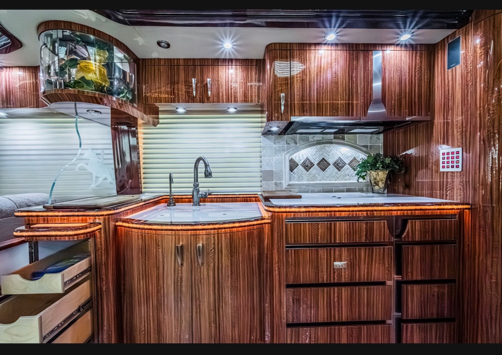 2008 Prevost Parliament XLII For Sale