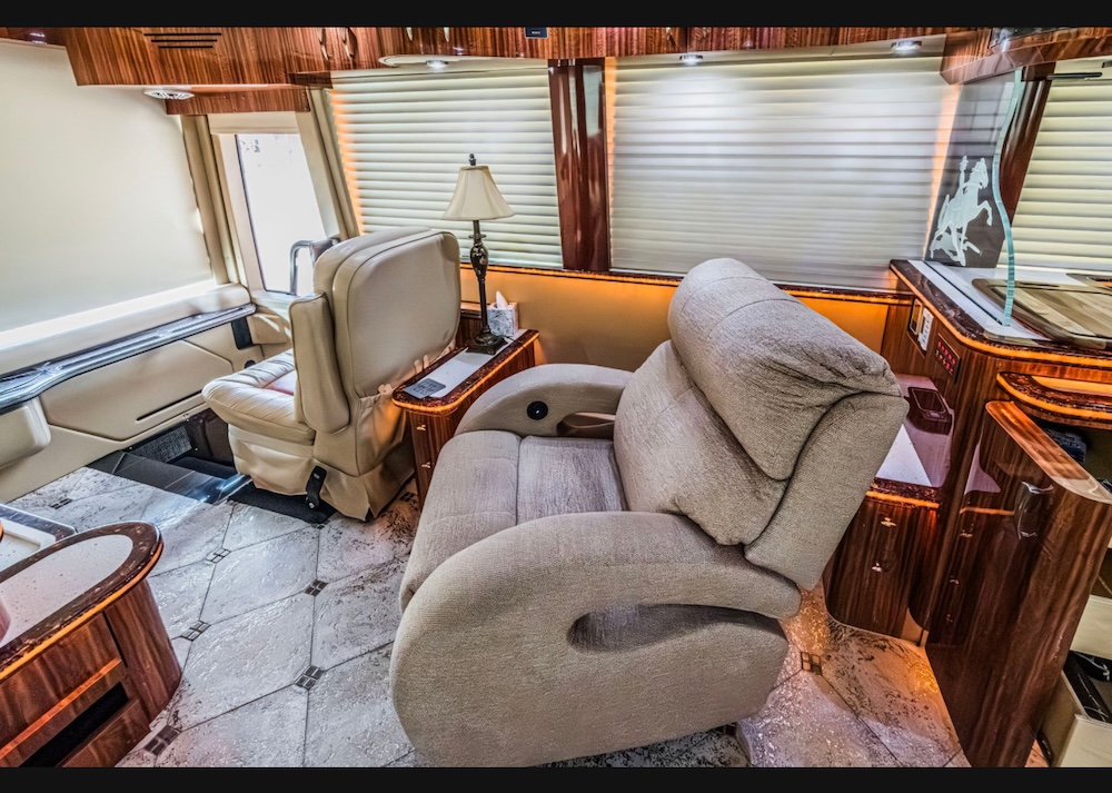 2008 Prevost Parliament XLII For Sale