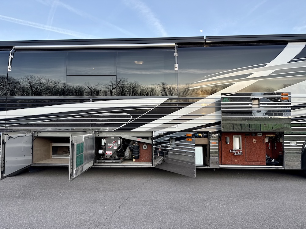 2004 Prevost Royale XLII For Sale