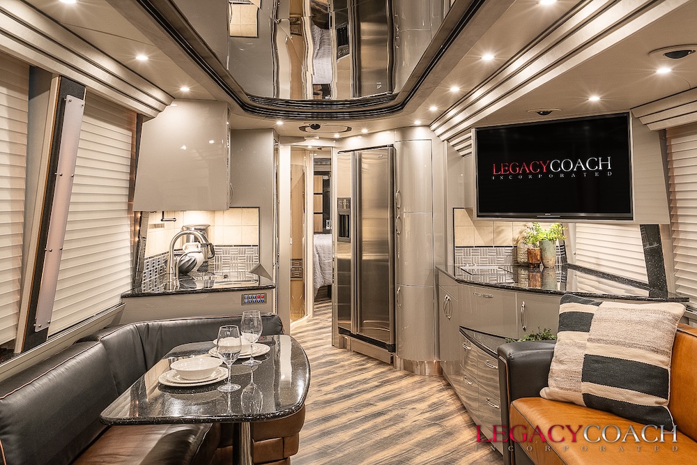 2007 Prevost Country Coach XLII For Sale