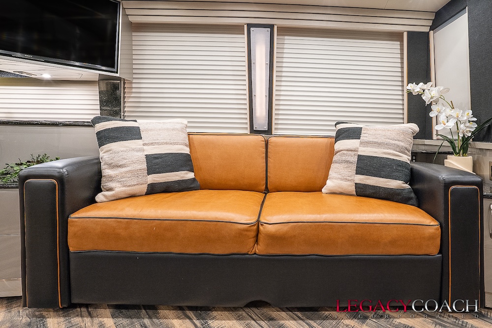 2007 Prevost Country Coach XLII For Sale
