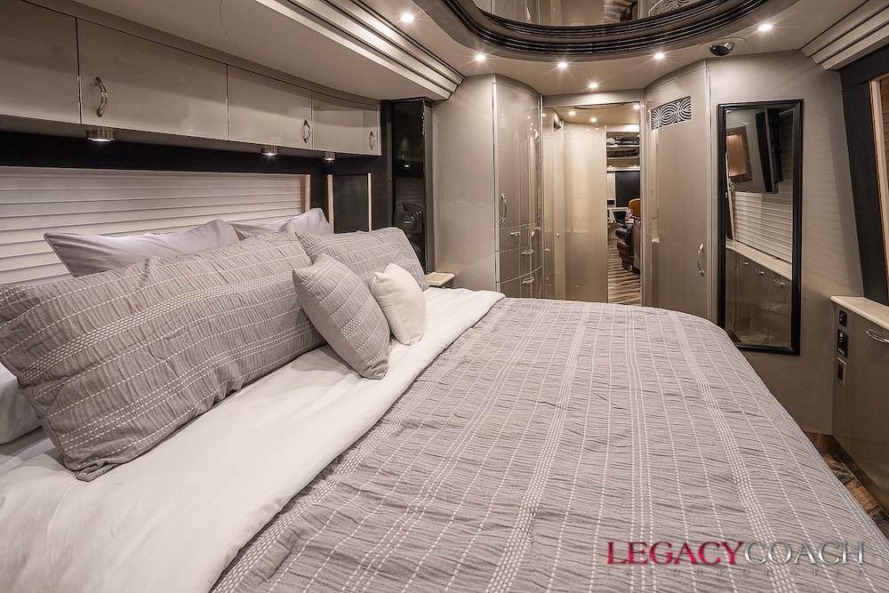 2007 Prevost Country Coach XLII For Sale