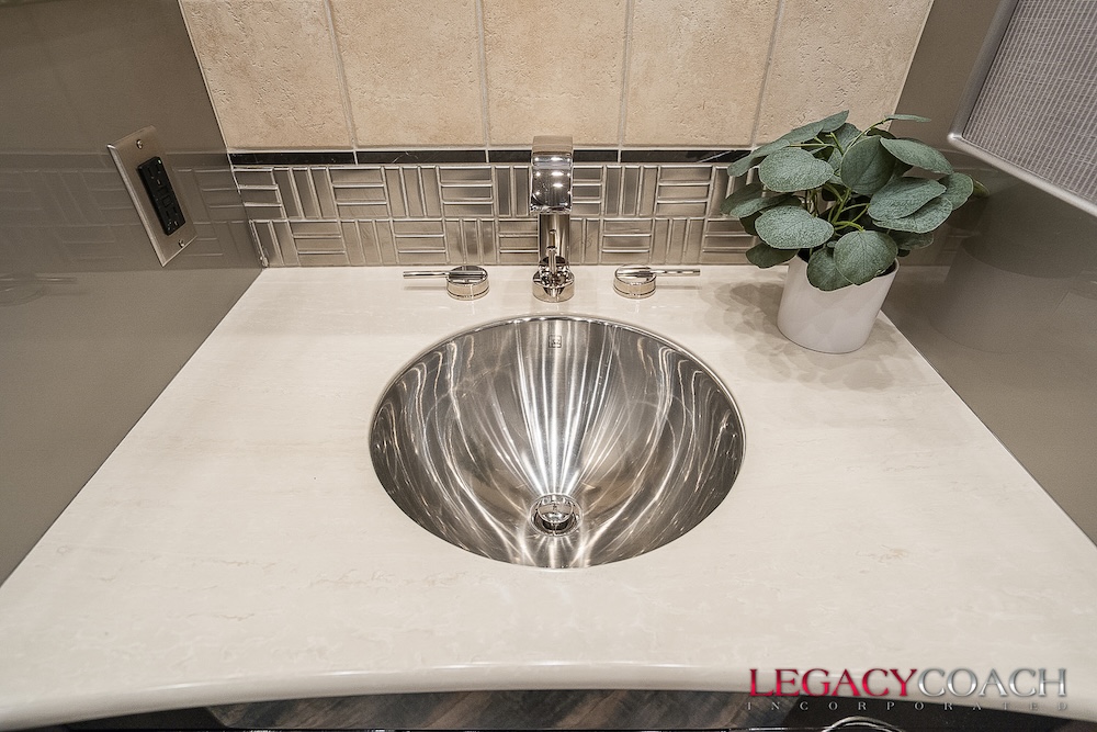 2007 Prevost Country Coach XLII For Sale