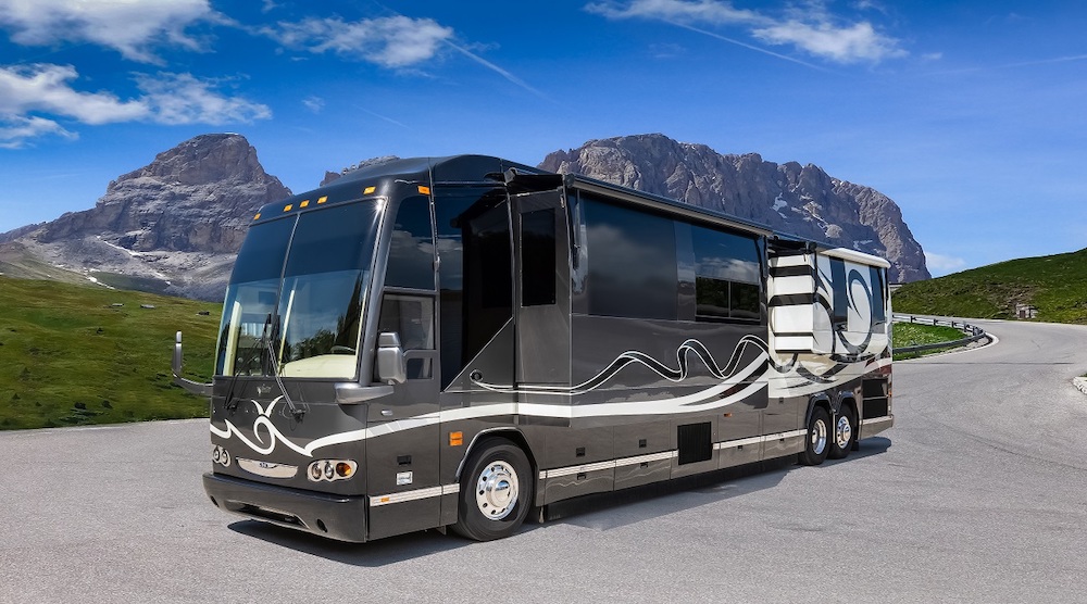 2009 Prevost Featherlite H3-45 For Sale