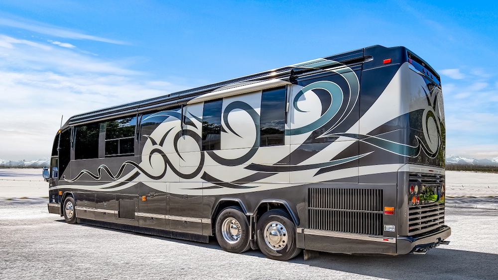 2009 Prevost Featherlite H3-45 For Sale