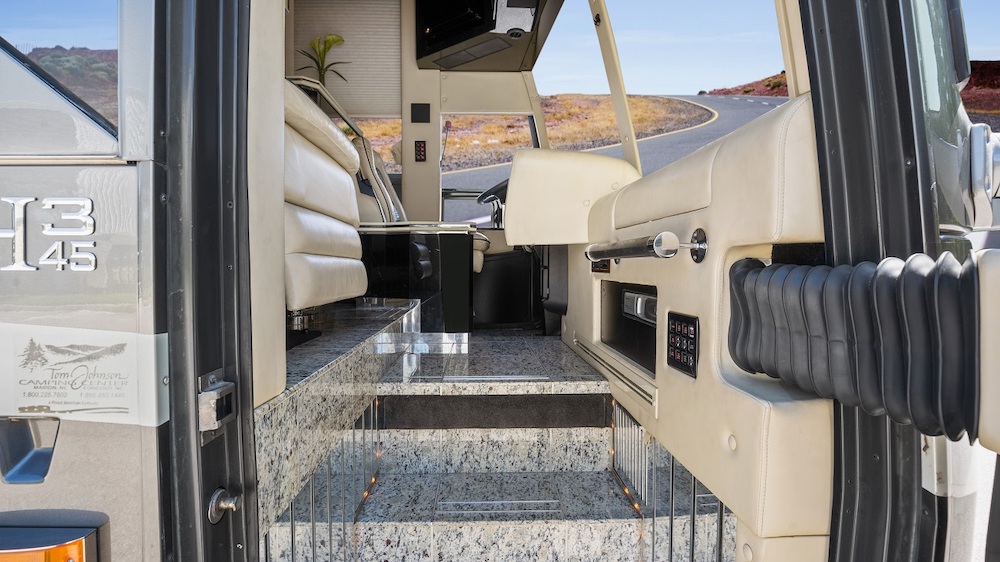 2009 Prevost Featherlite H3-45 For Sale