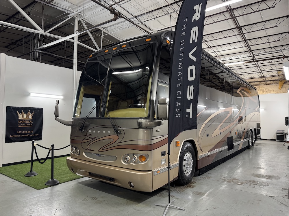 2009 Prevost Featherlite H3-45  For Sale