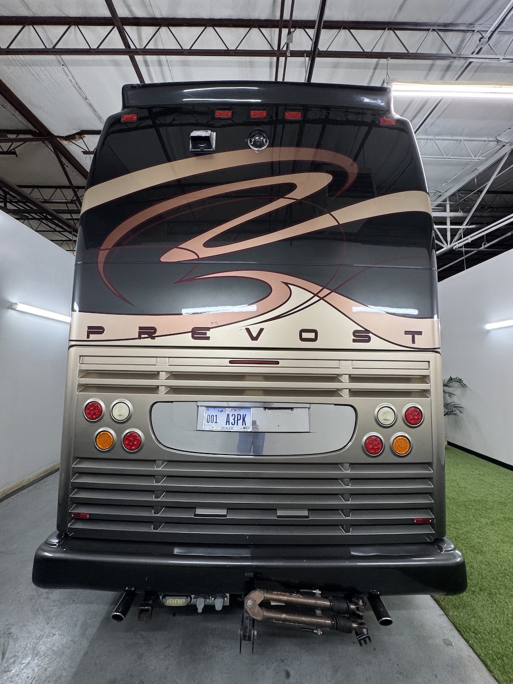 2009 Prevost Featherlite H3-45 For Sale