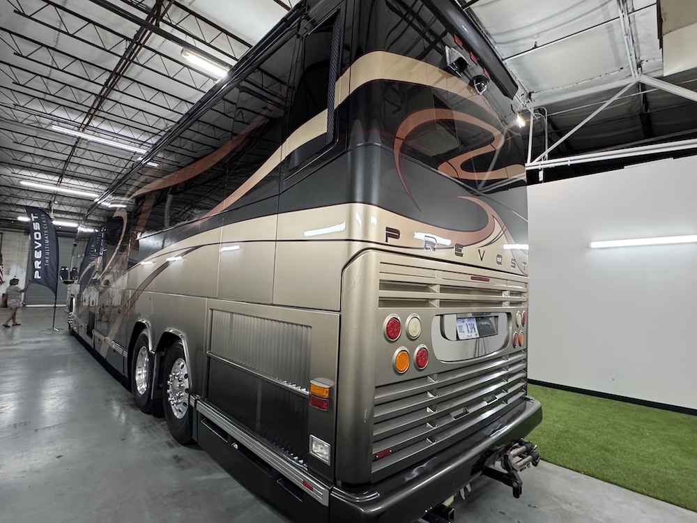 2009 Prevost Featherlite H3-45 For Sale