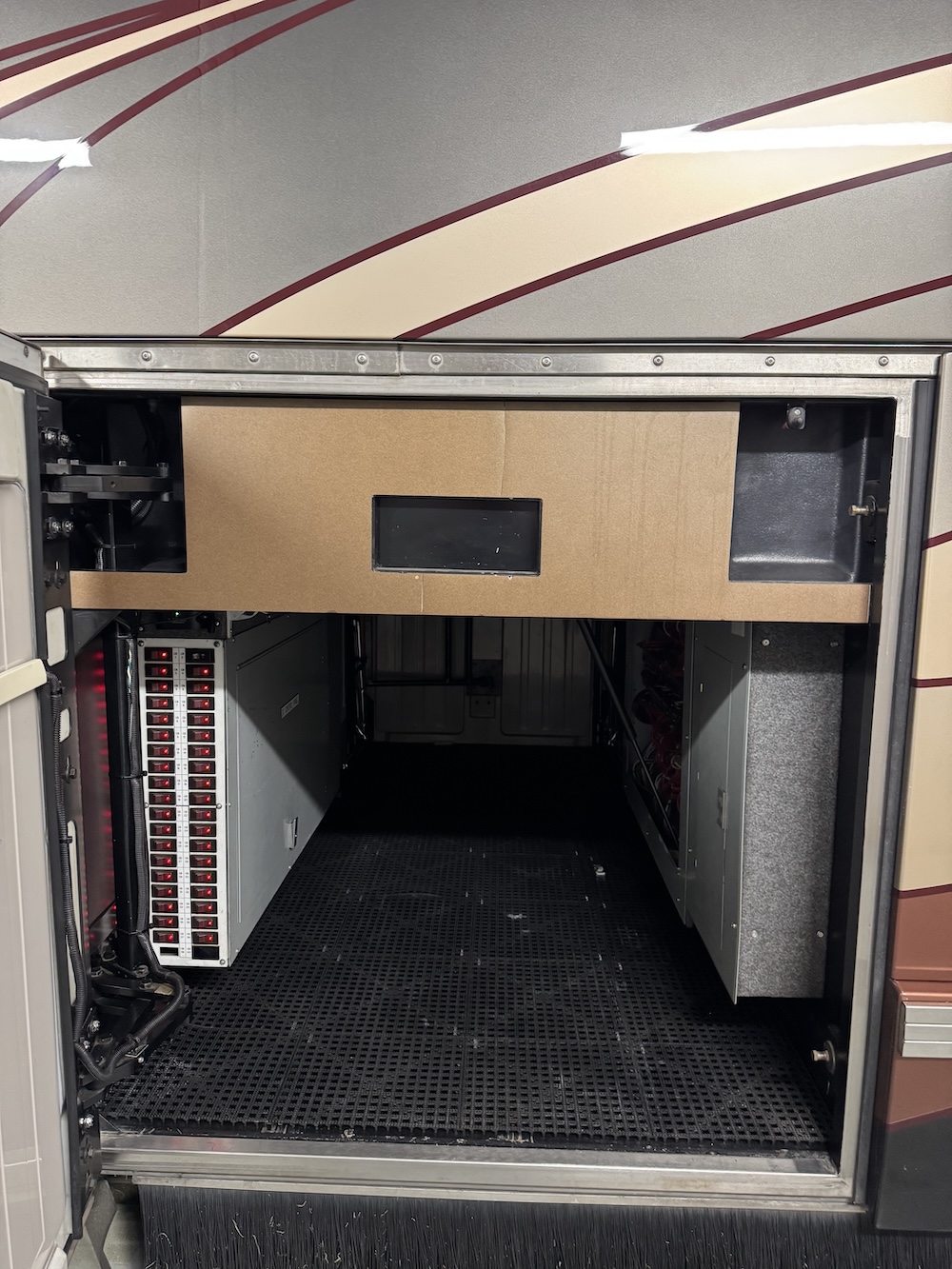 2009 Prevost Featherlite H3-45 For Sale