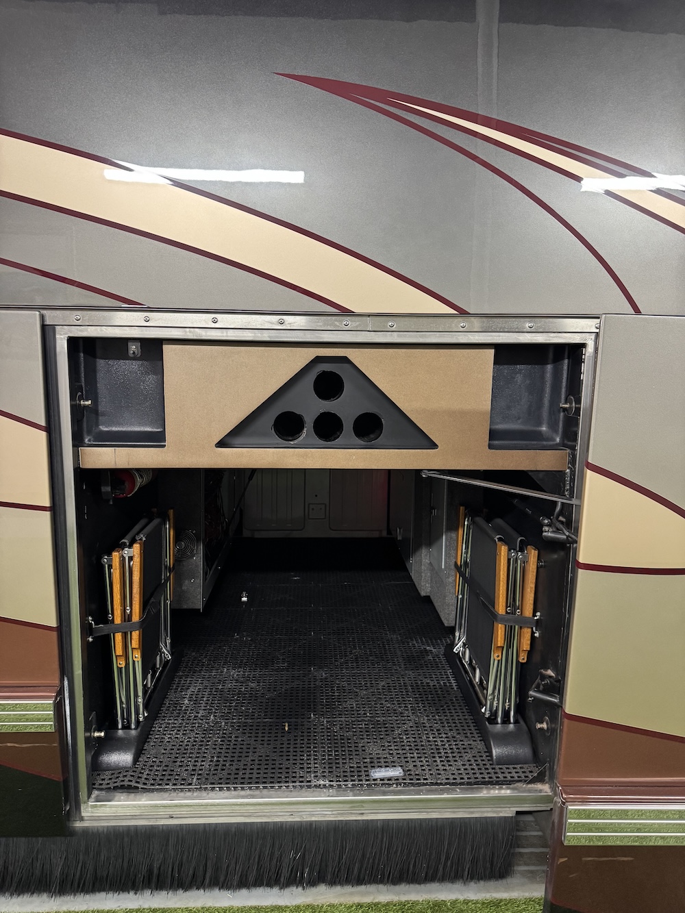 2009 Prevost Featherlite H3-45 For Sale