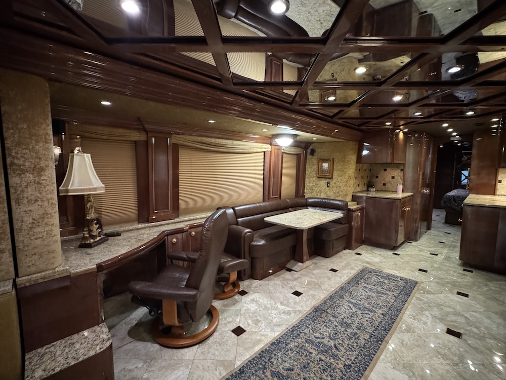 2009 Prevost Featherlite H3-45 For Sale