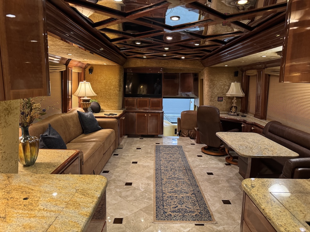 2009 Prevost Featherlite H3-45 For Sale