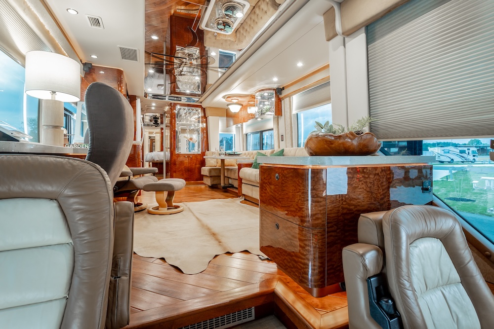 2009 Prevost Featherlite H3-45 For Sale