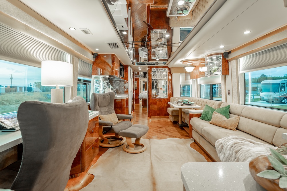 2009 Prevost Featherlite H3-45 For Sale