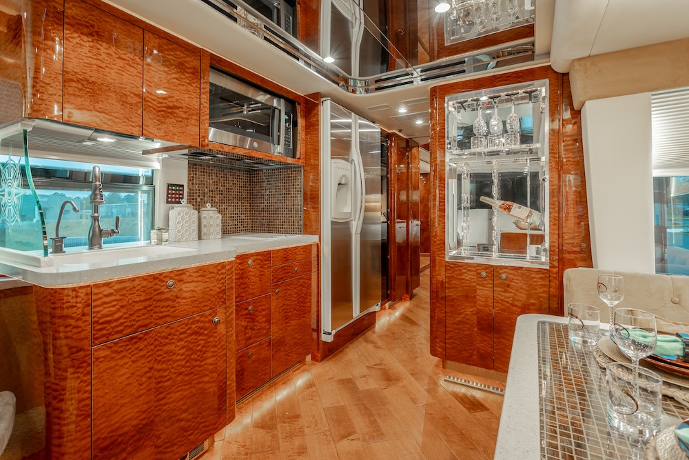 2009 Prevost Featherlite H3-45 For Sale