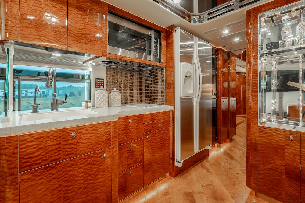 2009 Prevost Featherlite H3-45 For Sale