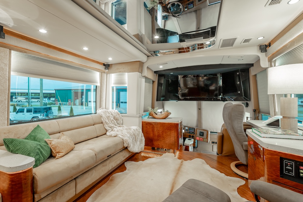 2009 Prevost Featherlite H3-45 For Sale
